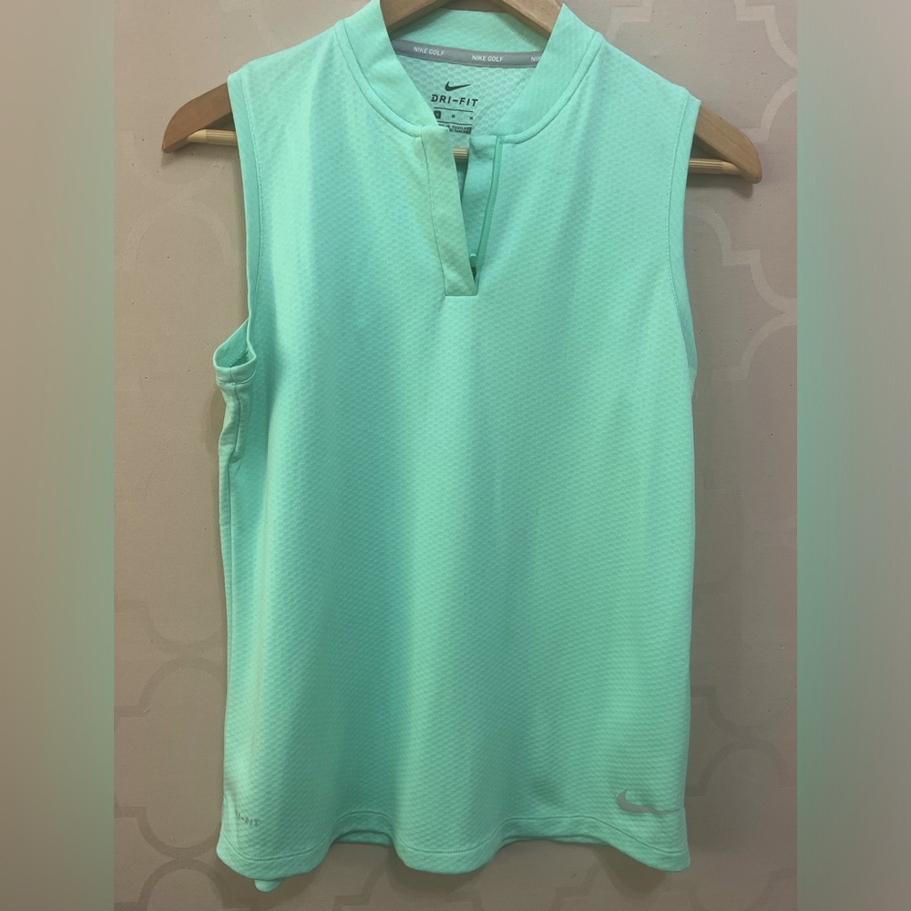 Women’s Nike Golf Shirt Mint Green Size Medium Excellent Condition